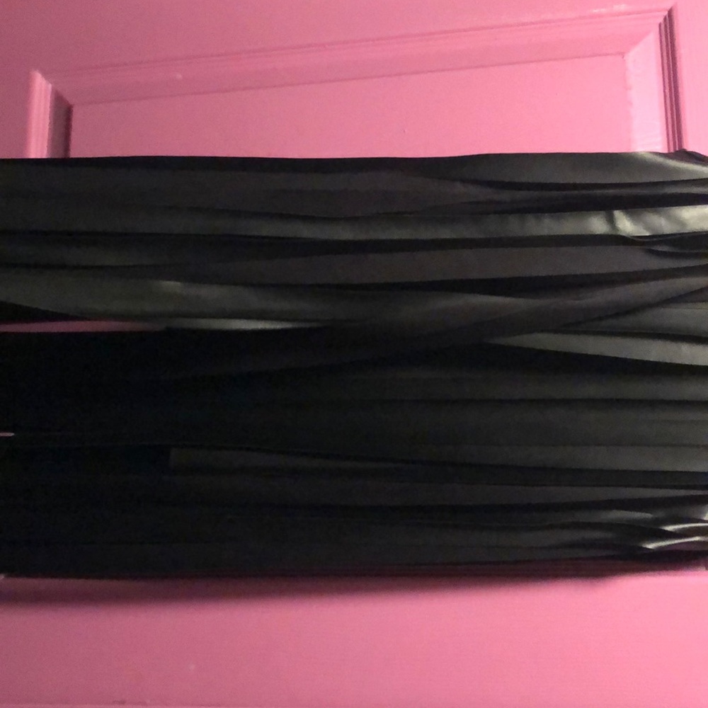 Black Top - Picture 2 of 5